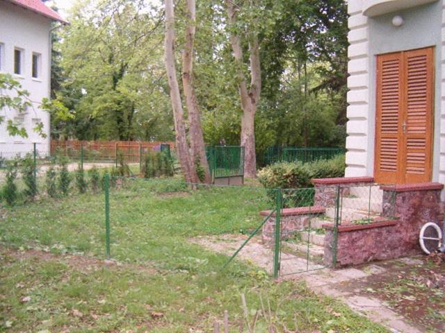 Szemesi Villa Балатонсарсо Стая снимка