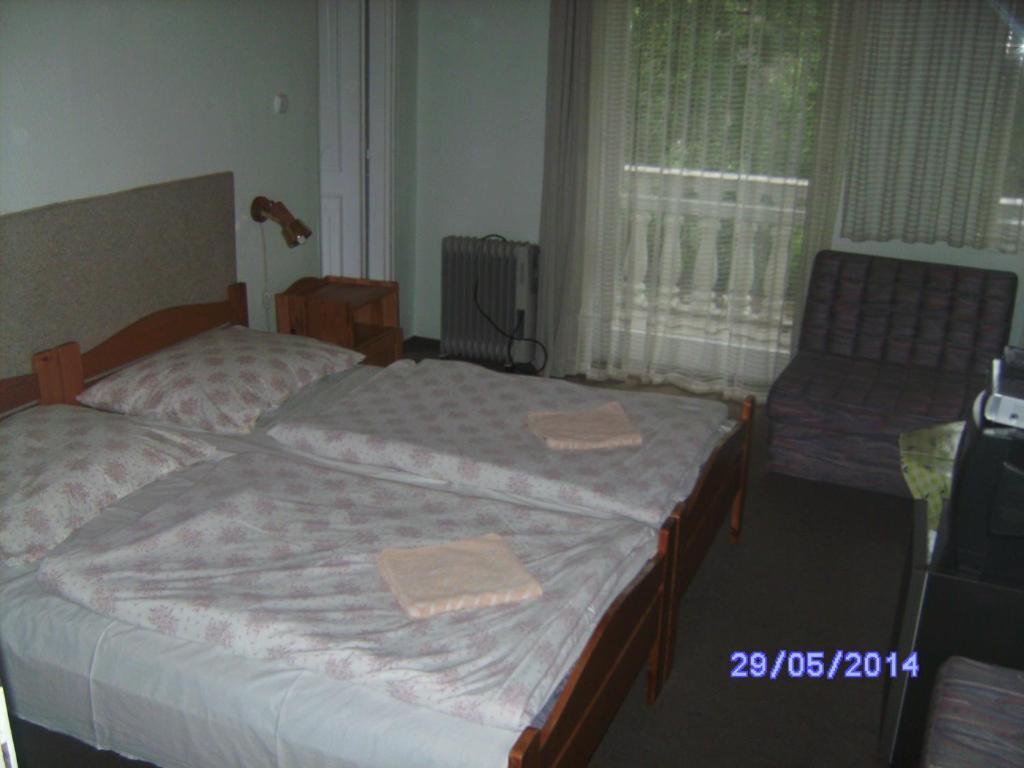 Szemesi Villa Балатонсарсо Стая снимка